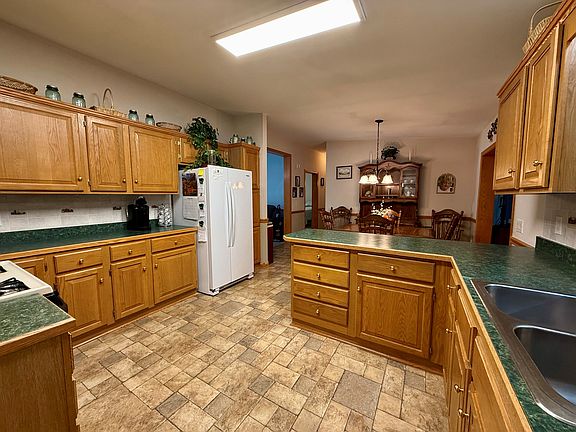 2nd image of 31 Copperfield Dr #139