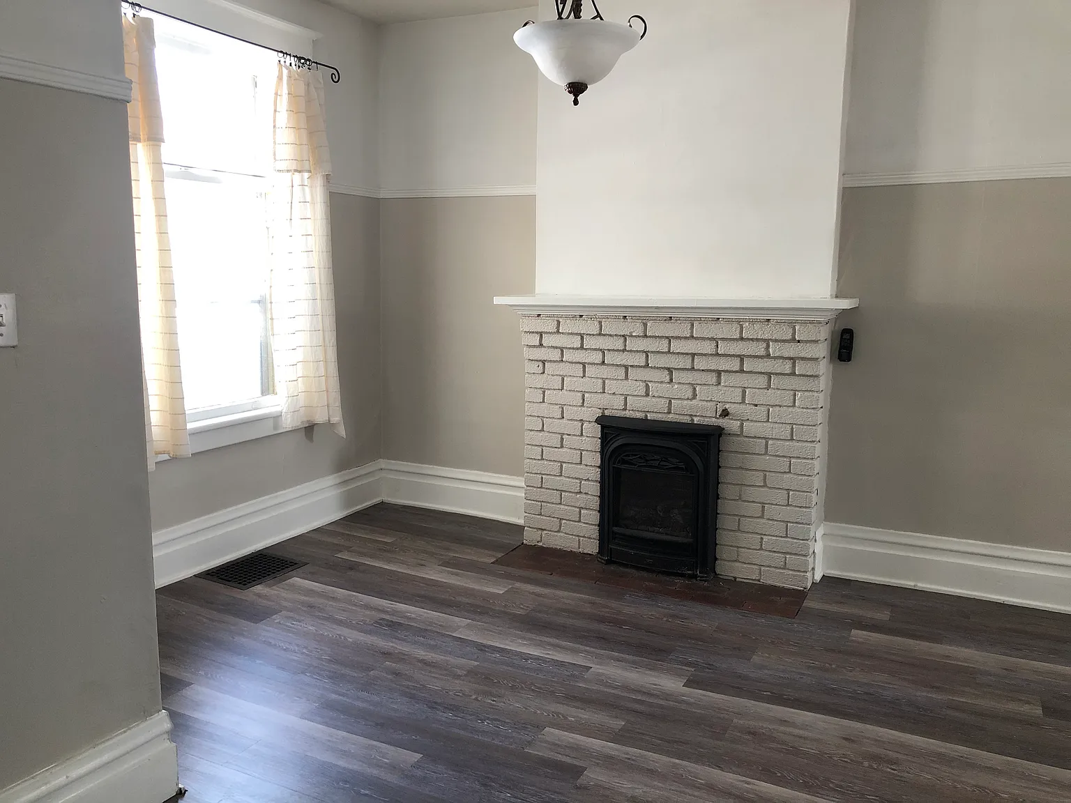 106 Grove Ave — Photo 2