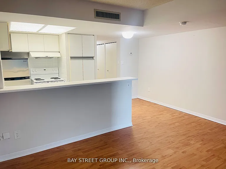 1001 Bay St #2213 — Photo 13