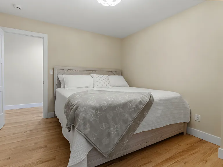 36 Virginia Ave — Photo 24