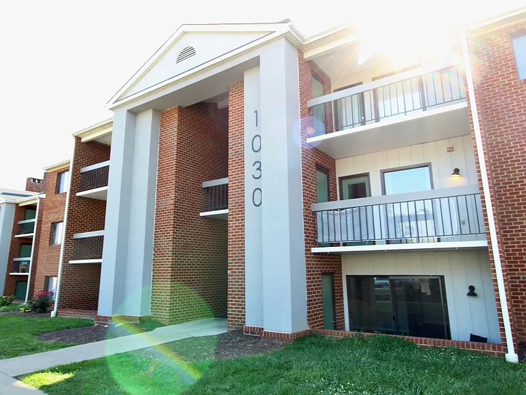 1030-4 Blue Ridge Dr — Photo 1