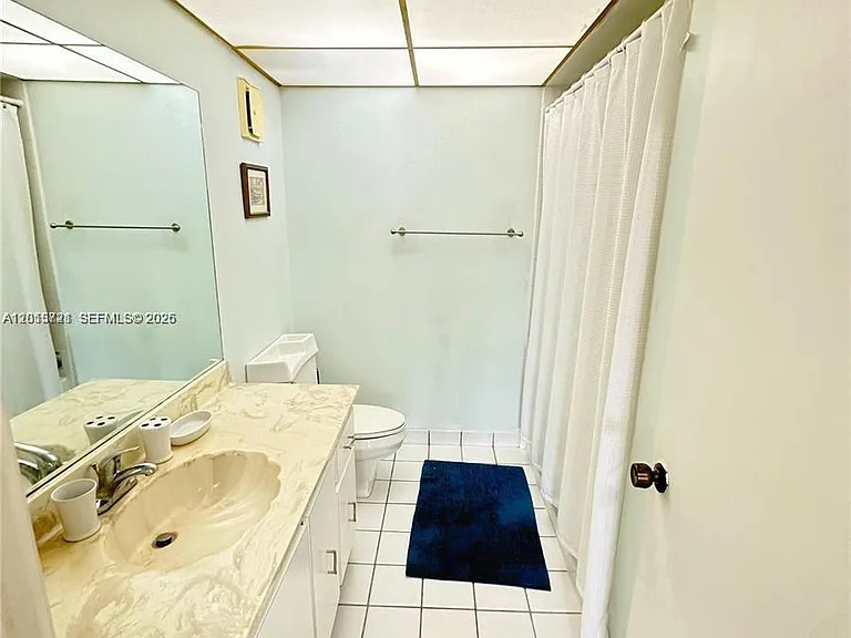 240 Lakeview Dr #212 — Photo 9