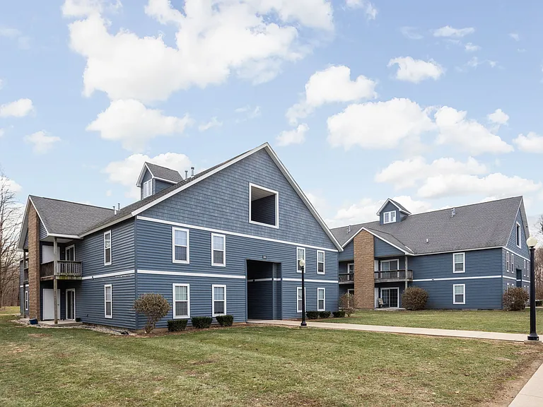 Hilltop Ridge Apartments — Photo 14