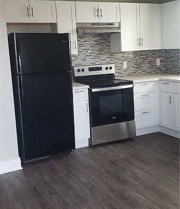 4th image of 1405 E Clark Ave #B