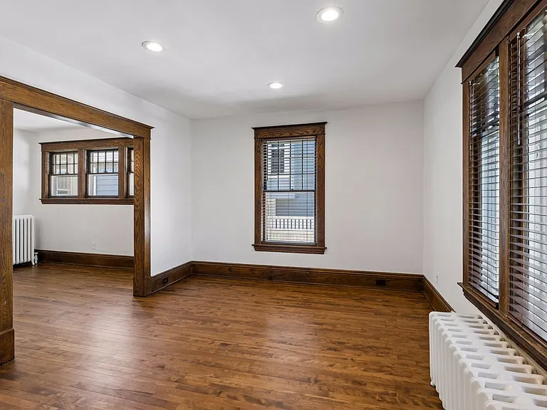 3329 Dupont Ave S — Photo 6