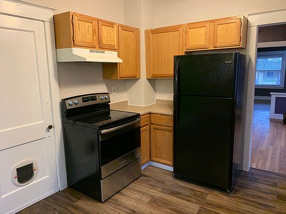 Kitchen - brand new refrigerator and electric flat top oven!