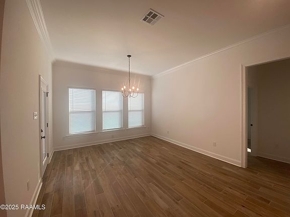 4th image of 407 Breck Ave