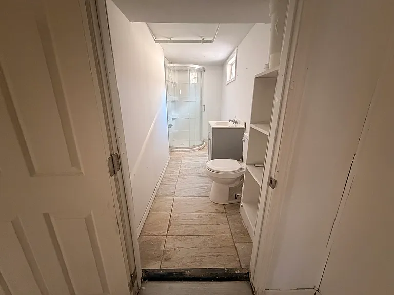 525 Kenwood Ave — Photo 5