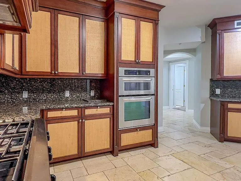 4241 Ocean Blvd #101 — Photo 33