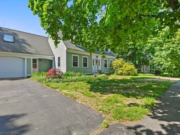 54 Main St, Westford, MA 01886