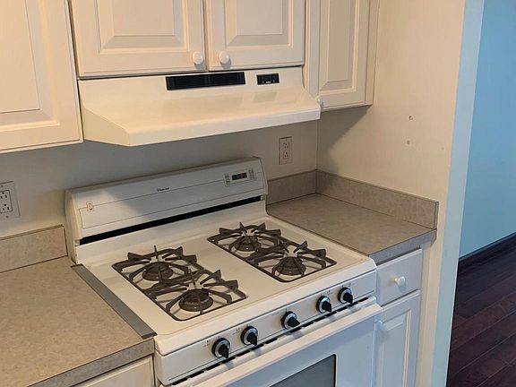 2nd image of 2401 Pennsylvania Ave APT 12B30