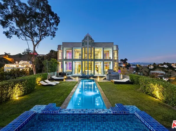 2260 Sunset Plaza Dr, Los Angeles, CA 90069