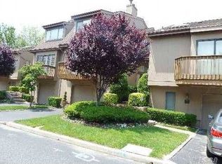 46 Clubside Dr, Woodmere, NY 11598