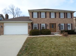 27W415 Chartwell Dr, Winfield, IL 60190