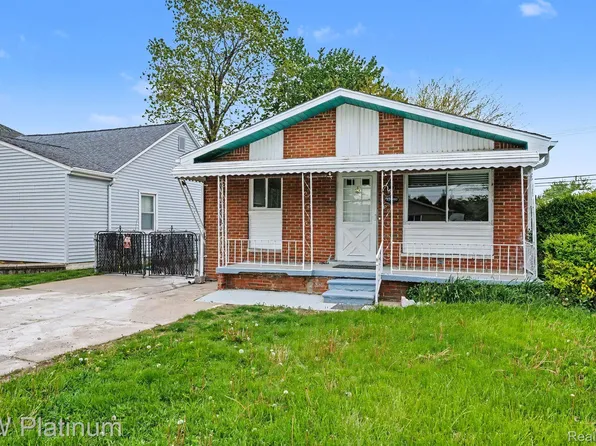 32000 Saint Margaret St, Saint Clair Shores, MI 48082