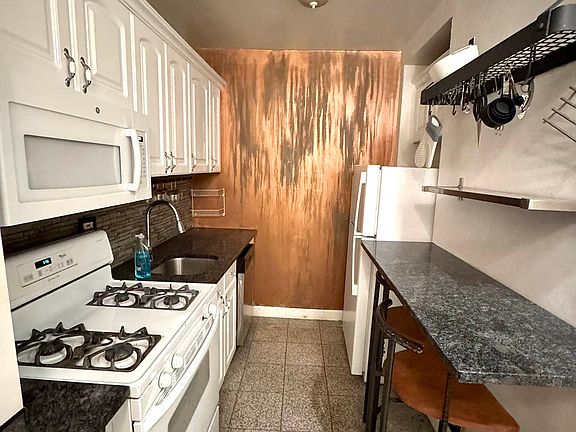 3rd image of 288 W 92nd St APT 1A