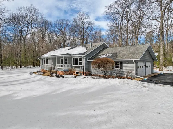 669 Springview Dr, Eagle River, WI 54521