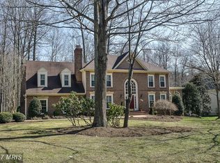 7601 S Valley Dr, Fairfax Station, VA 22039