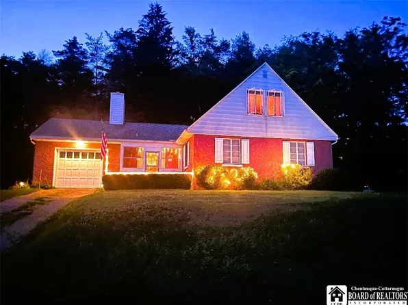 2796 Garfield Rd, Jamestown, NY 14701