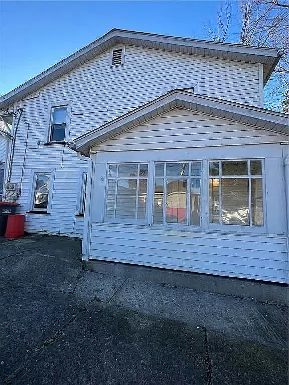 3319 8th Ave — Photo 2