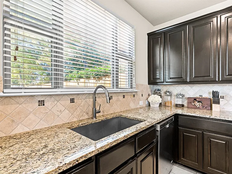 406 Foch St — Photo 15