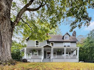 199 Grove St, Mount Kisco, NY 10549