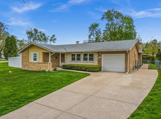 769 Bonita Ave, Elk Grove Village, IL 60007