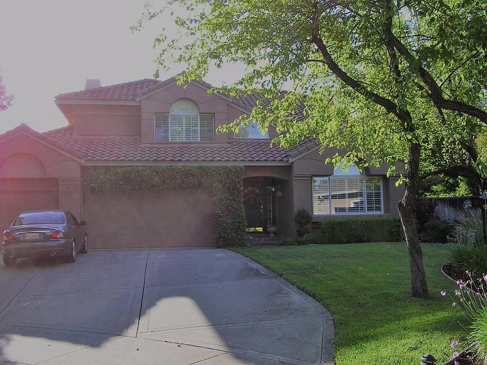 1st image of 626 Serpentine Ct