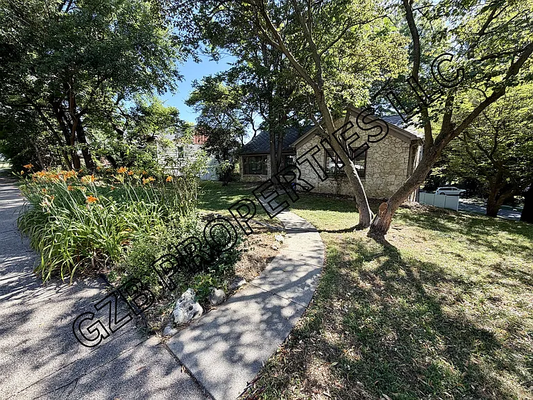 3101 N 49th Ave — Photo 2