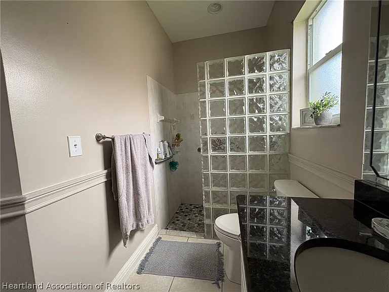 2843 Meadowood Ln — Photo 22