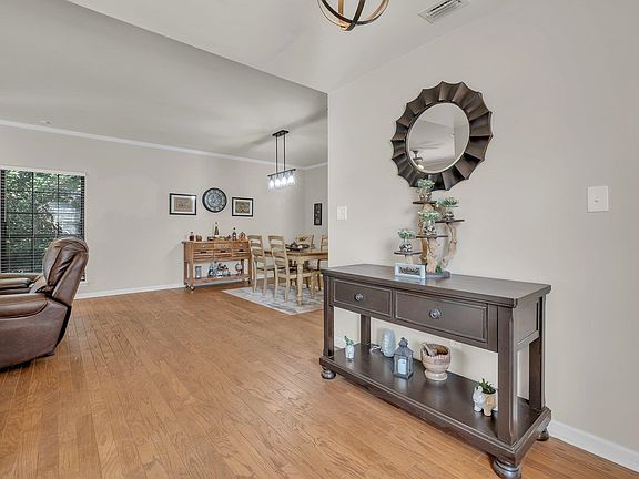 3rd image of 1404 Denholm Dr