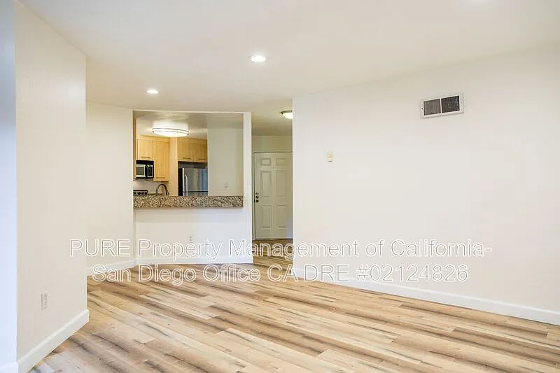 2 bed, 2.0 bath, 1037 sqft, $3,295 — Photo 3