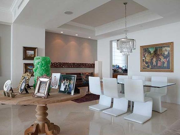 3rd image of 2627 S Bayshore Dr