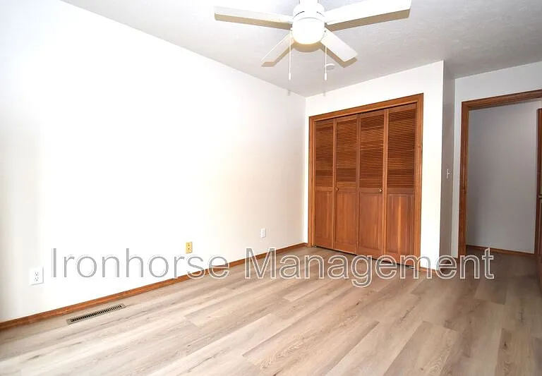 1712 W Olive St #46 — Photo 27