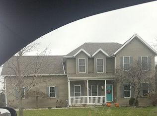 5712 N Braeburn Dr, Saginaw, MI