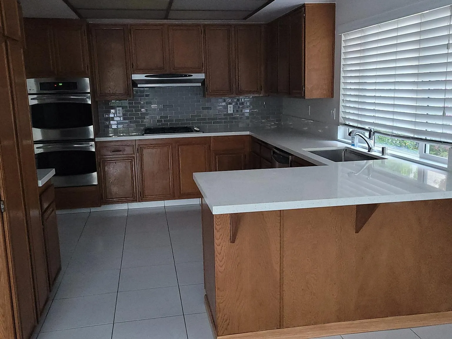 4 bed, 2063 sqft, $4,000 — Photo 3