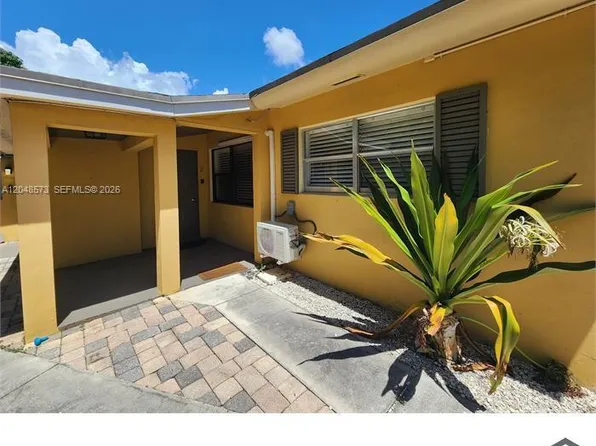 2032 NE 26th St #2, Fort Lauderdale, FL 33305
