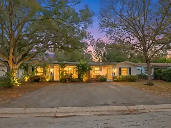 747 Heritage Ln, Largo, FL 33770