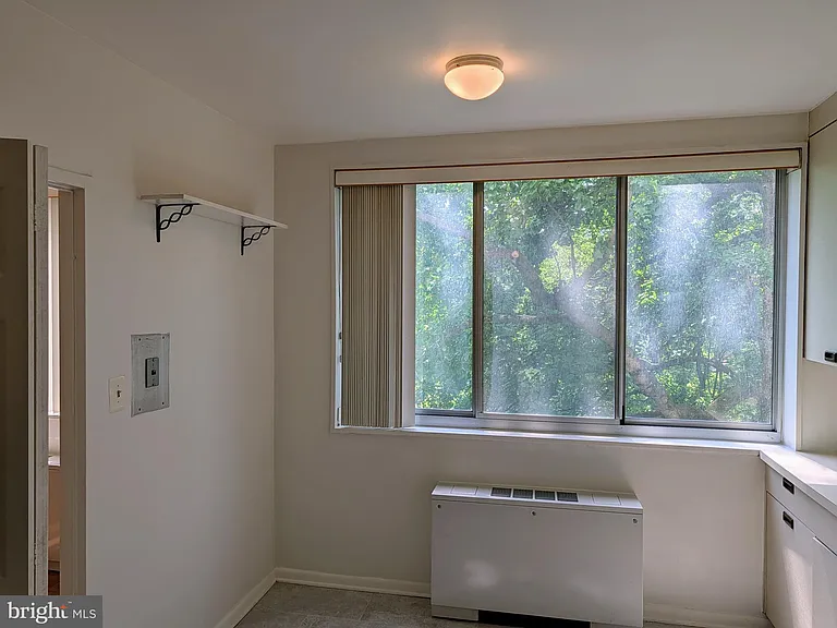 10401 Grosvenor Pl #310 — Photo 37