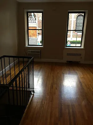 Rented by Charles Coutinho LLC | media 26