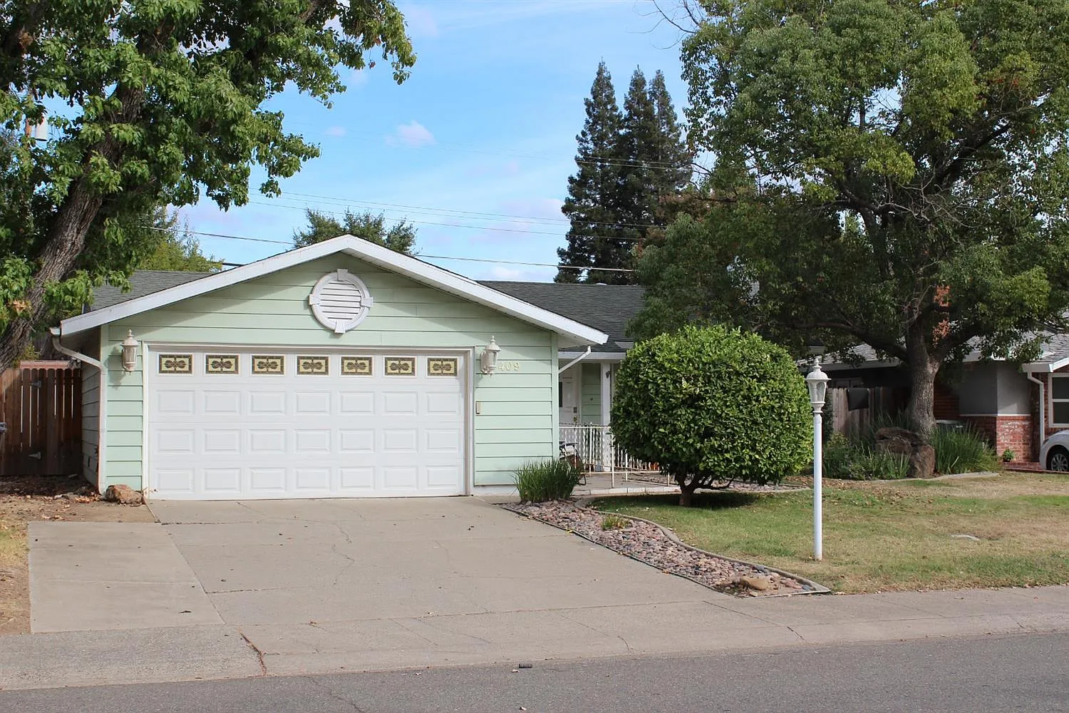 409 Loretto Dr photo 1