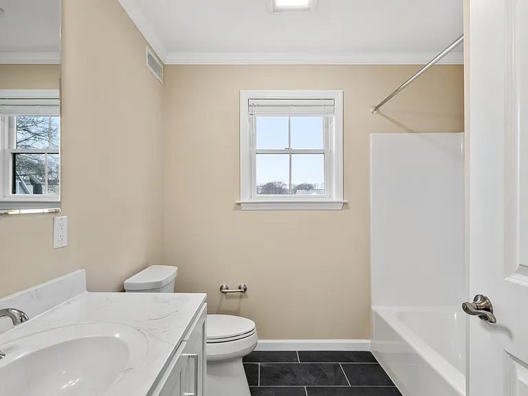 23 Richfield St #2 — Photo 4
