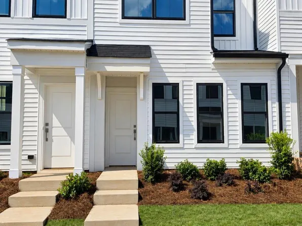 6608 Harlech St, Charlotte, NC 28269