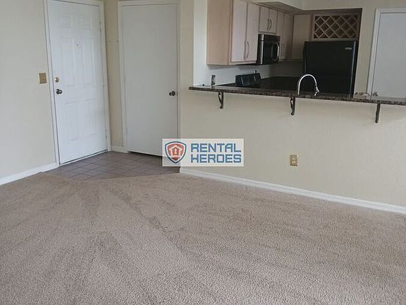 5th image of 7360 Westpointe Blvd APT 134