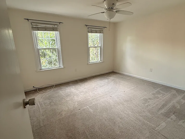 1934 S Alder St — Photo 6