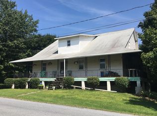 4288 Hawthorn Rd, Walnutport, PA 18088