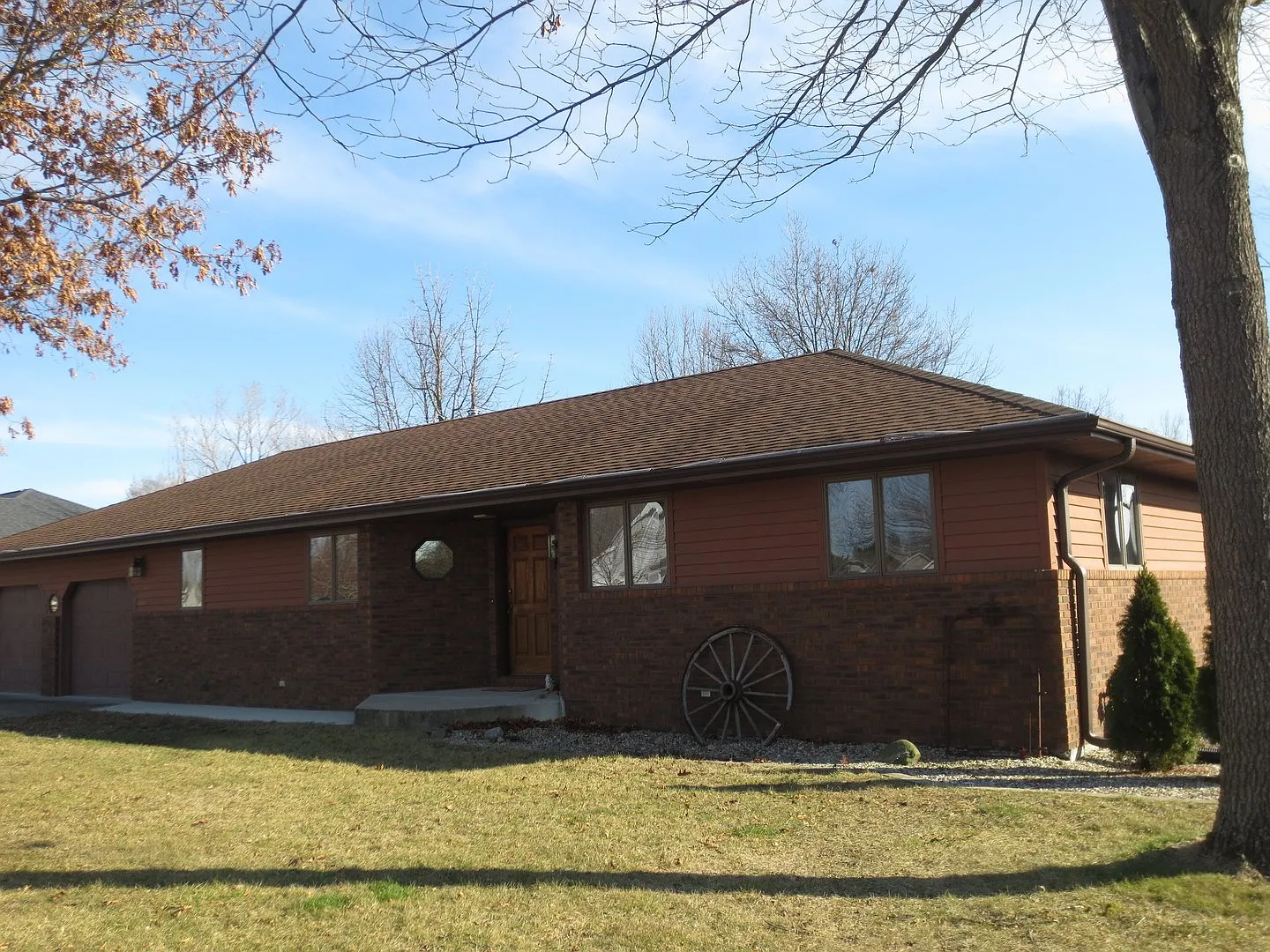 77 Glenbrook Ln photo 1