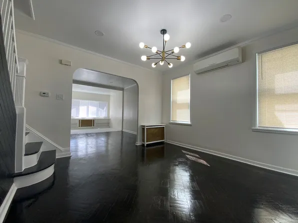 8913 69th Ave, Forest Hills, NY 11375