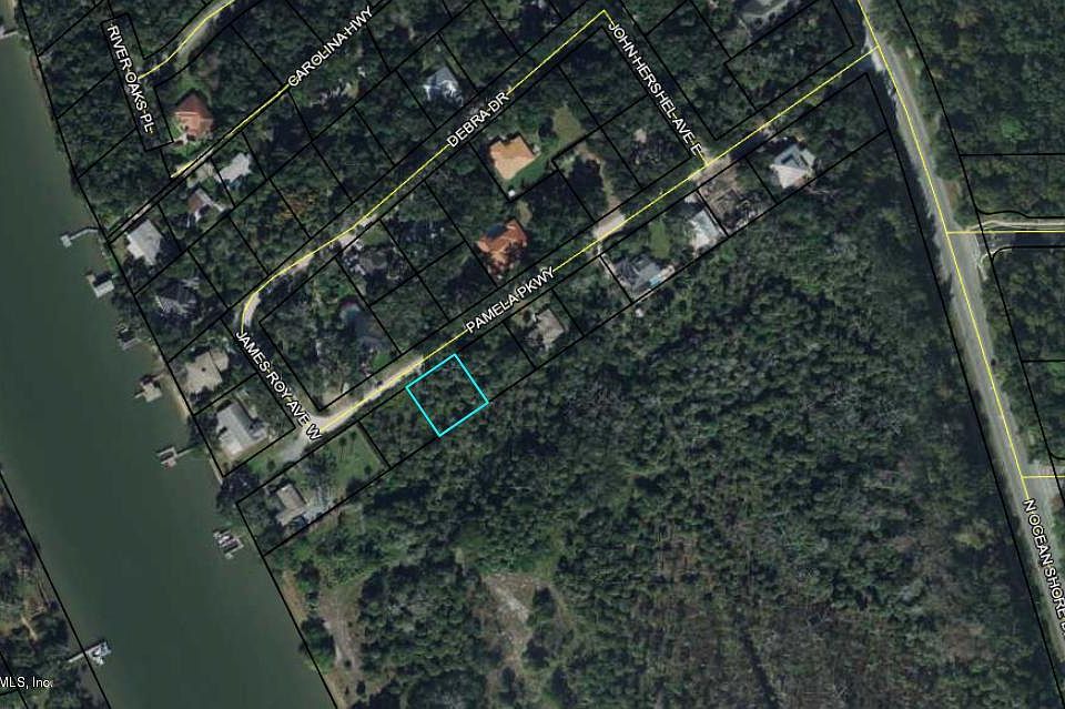 2nd image of 18 Pamela Pkwy