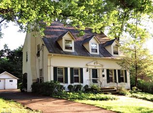 25 Valley View Dr, Morristown, NJ 07960